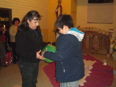 Celebración del Perdón / Felipe junto a su mamá Pury